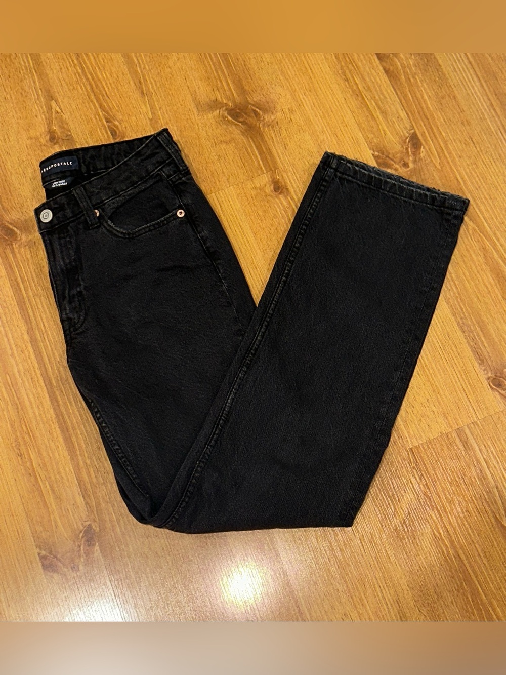 Aeropostale Black Denim Low Rise 90s Baggy Jeans
women’s size 2 Regular